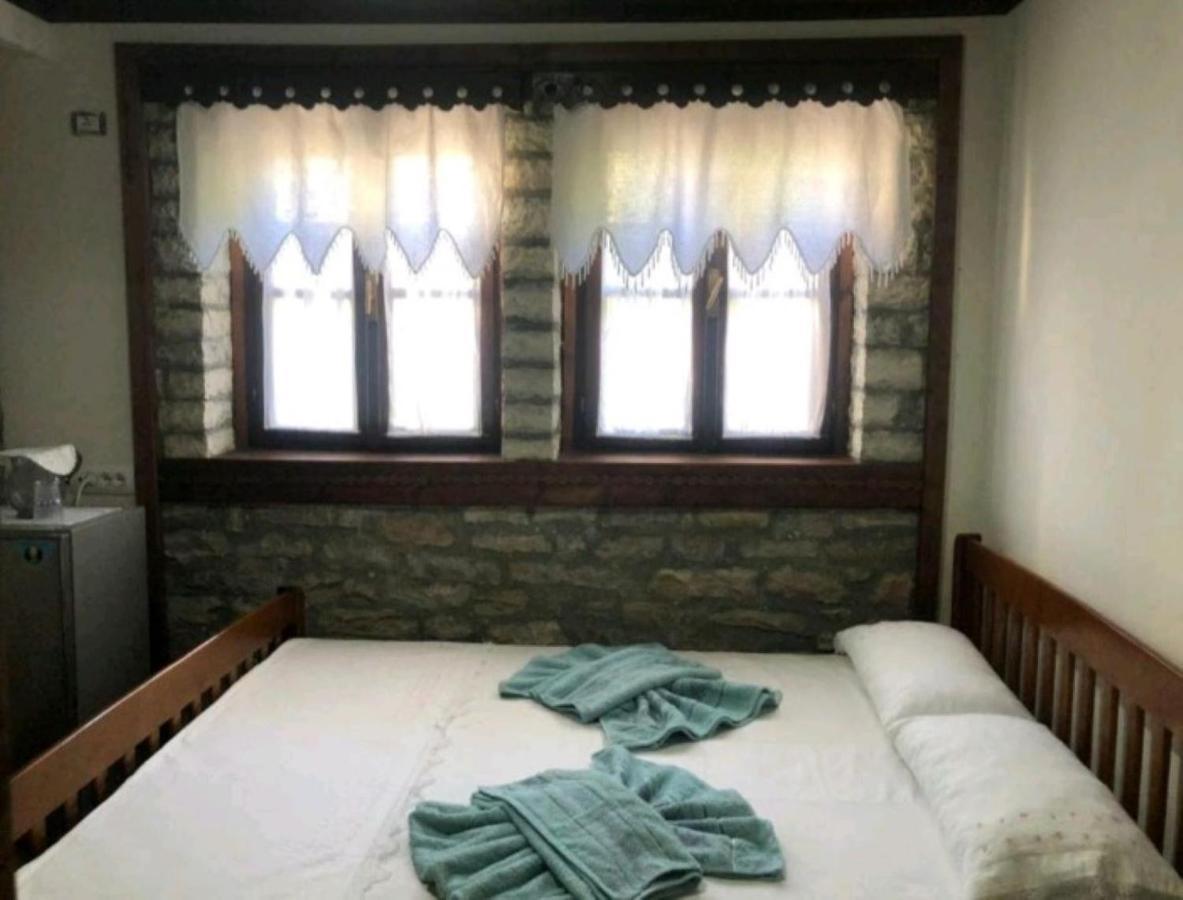 Miziriguesthouse Гирокастра Экстерьер фото