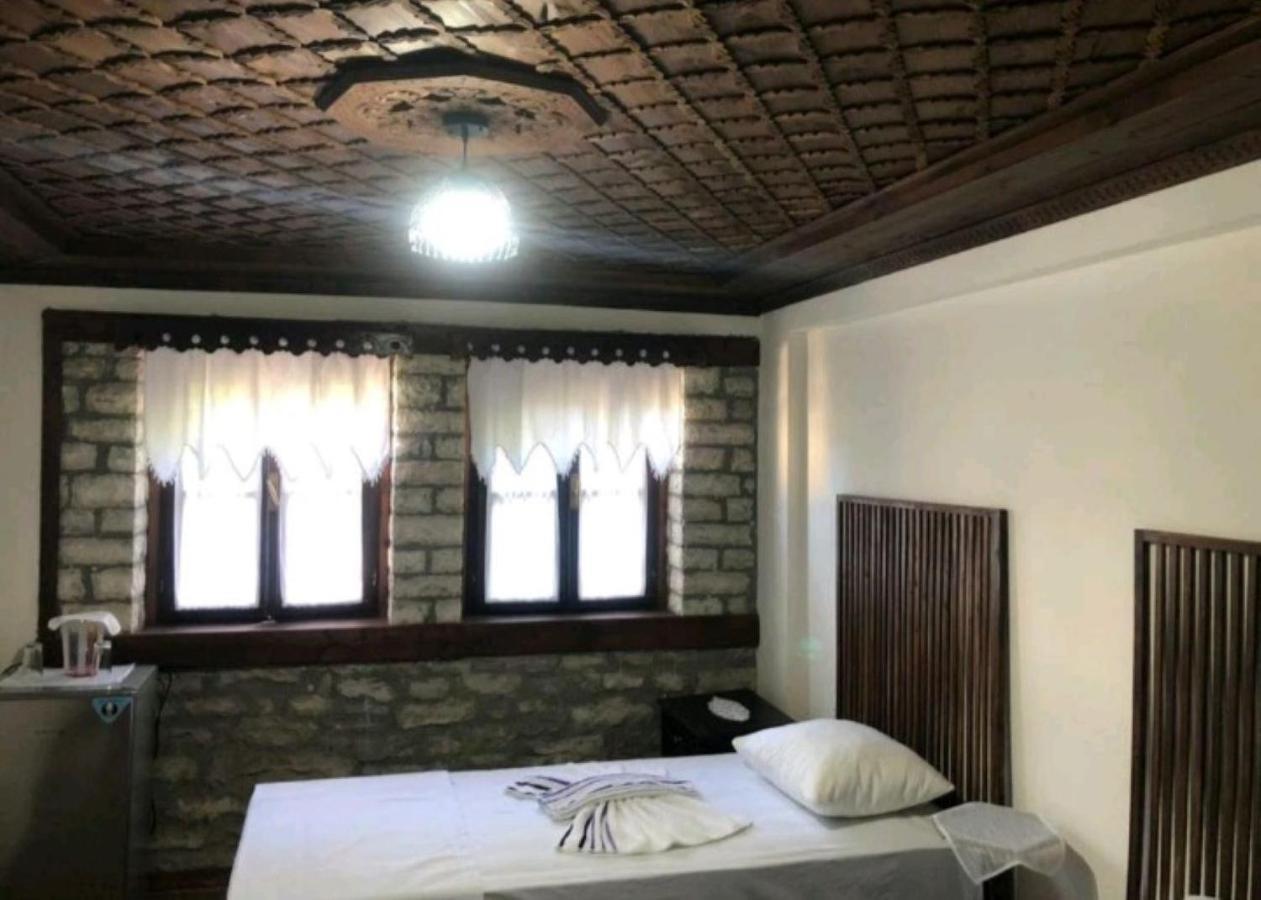 Miziriguesthouse Гирокастра Экстерьер фото