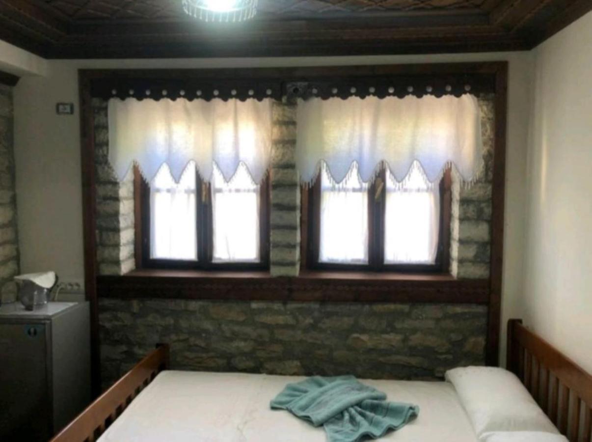 Miziriguesthouse Гирокастра Экстерьер фото