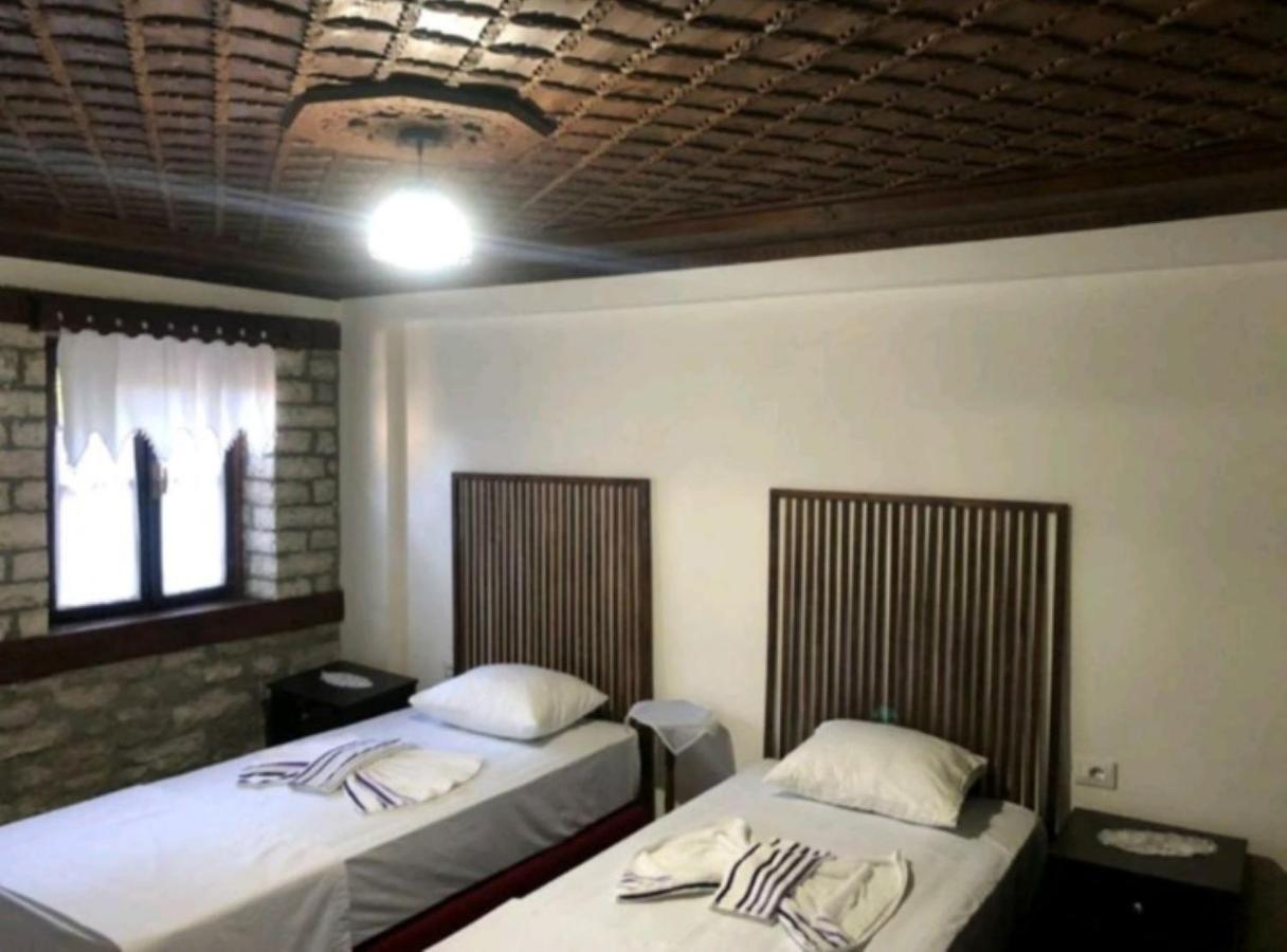 Miziriguesthouse Гирокастра Экстерьер фото