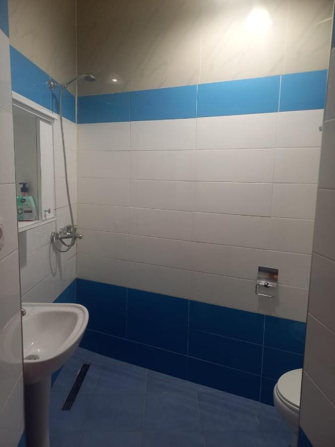 Miziriguesthouse Гирокастра Экстерьер фото
