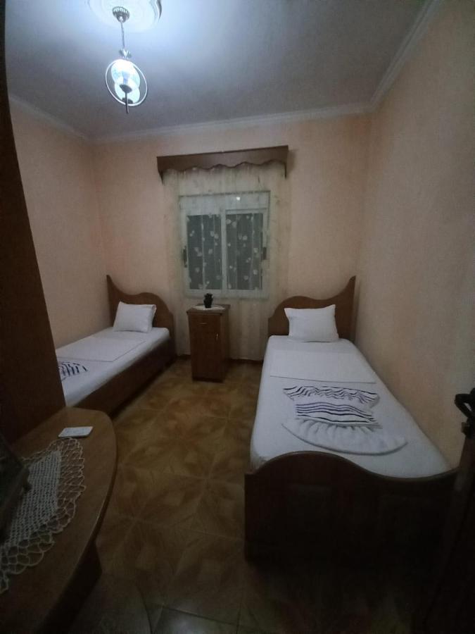 Miziriguesthouse Гирокастра Экстерьер фото
