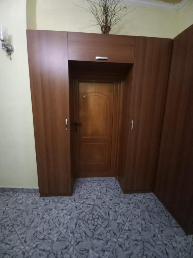 Miziriguesthouse Гирокастра Экстерьер фото