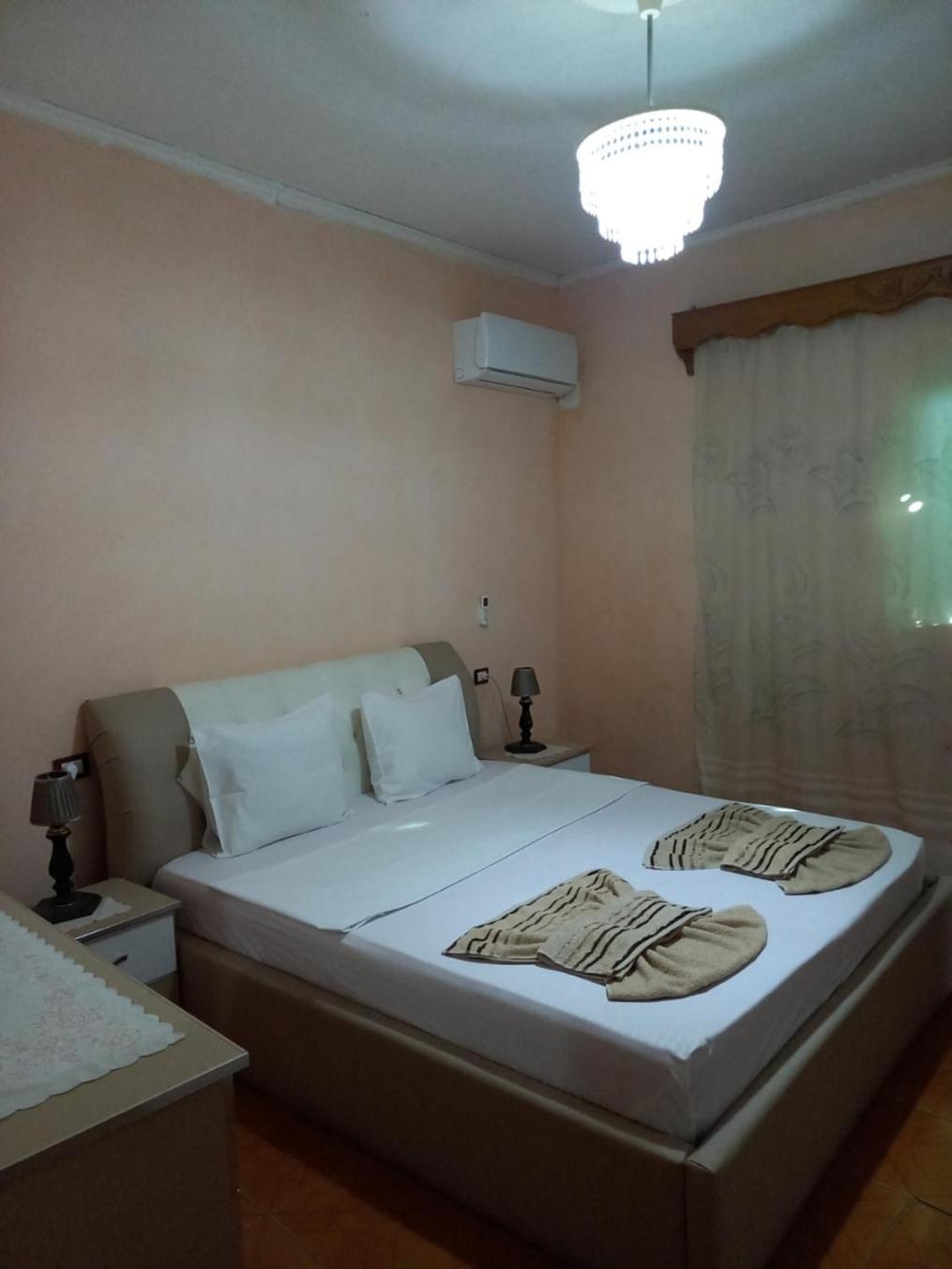 Miziriguesthouse Гирокастра Экстерьер фото